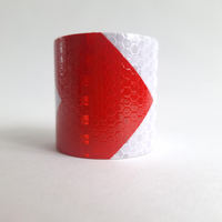 Скотч Светоотражающий шир.5см длина 5м. Красно-белый стрелка Скотч Светоотражающий шир.5см длина 5м. Красно-белый стрелка