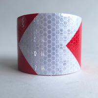 Скотч Светоотражающий шир.5см длина 10м. Красно-белый стрелка Скотч Светоотражающий шир.5см длина 10м. Красно-белый стрелка