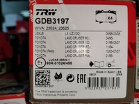 Дисковые тормозные колодки передние TRW GDB3197 для Lexus LX, Toyota Land Cruiser (4 шт.)